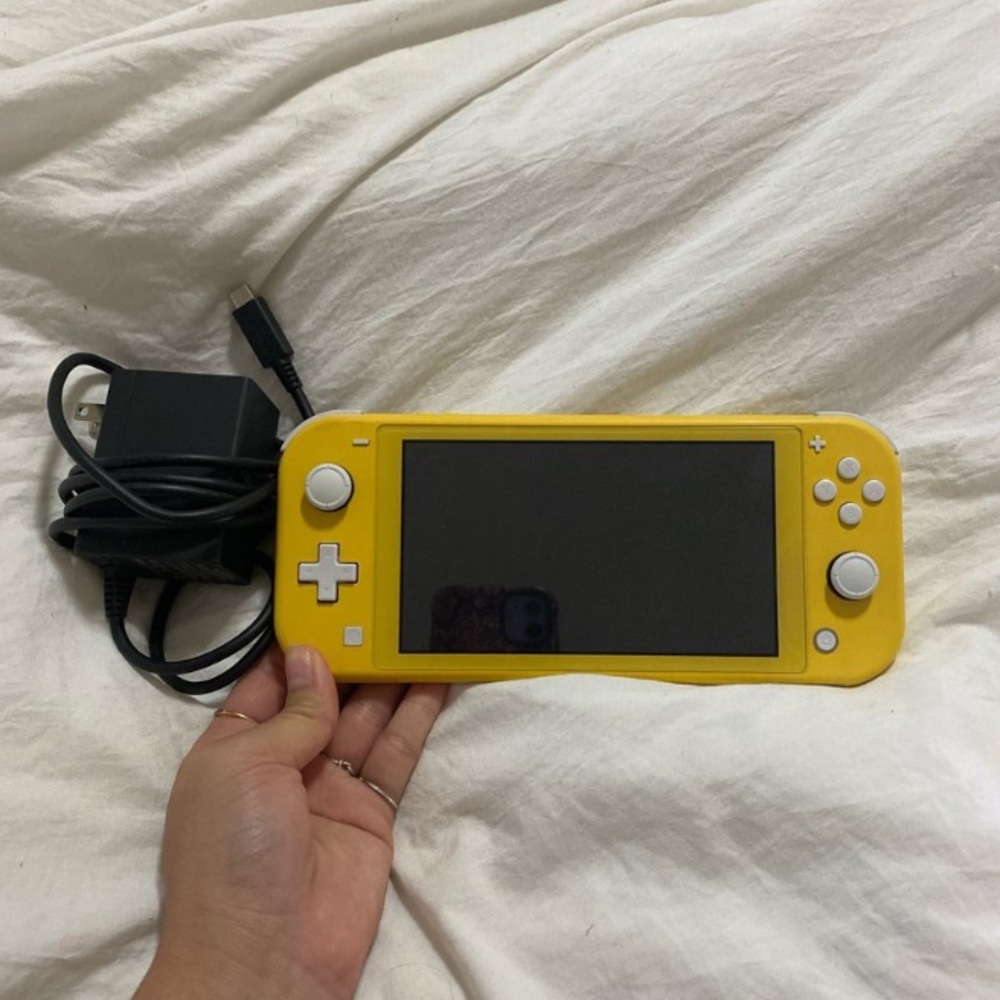 Yellow nintendo switch lite